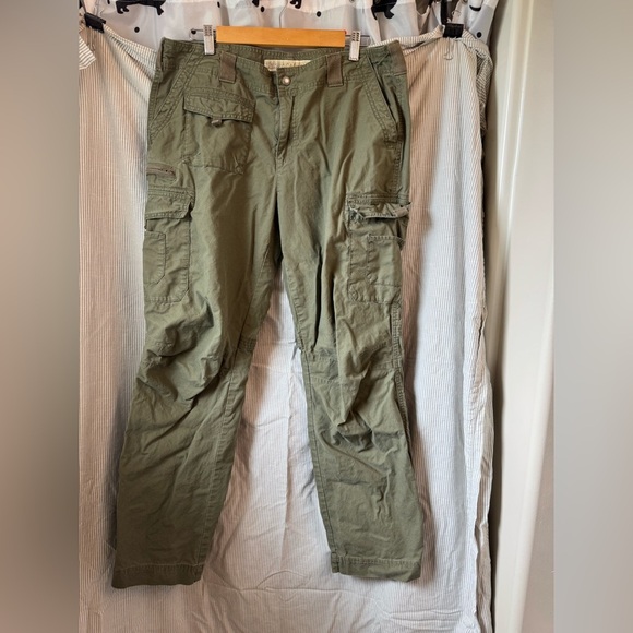 Cabela's Green Cargo Pants Durable Outdoor Wear - Picture 1 of 6